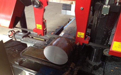 翁源卧式带锯床加工时出现明显振荡如何排查？